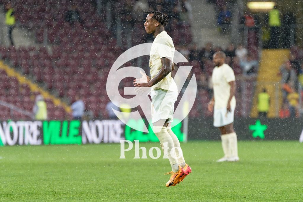 UEFA Conference League Play-offs 2nd leg - Servette FC v FC Shakhtar Donetsk | Kevin (11 FC Shakhtar Donetsk) looks dejected after missing a goal during the UEFA Conference League Play-offs 2nd leg match between Servette FC and FC Shakhtar Donetsk at Stade de Geneve in Geneva, Switzerland