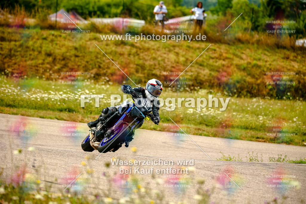 Chambley Juli-0546 | Hier findet Ihr Bilder von Touristenfahrten auf der Nürburgring Nordschleife oder von anderen Veranstaltungen die ich besucht habe. Viel Spass beim Durch Schauen 