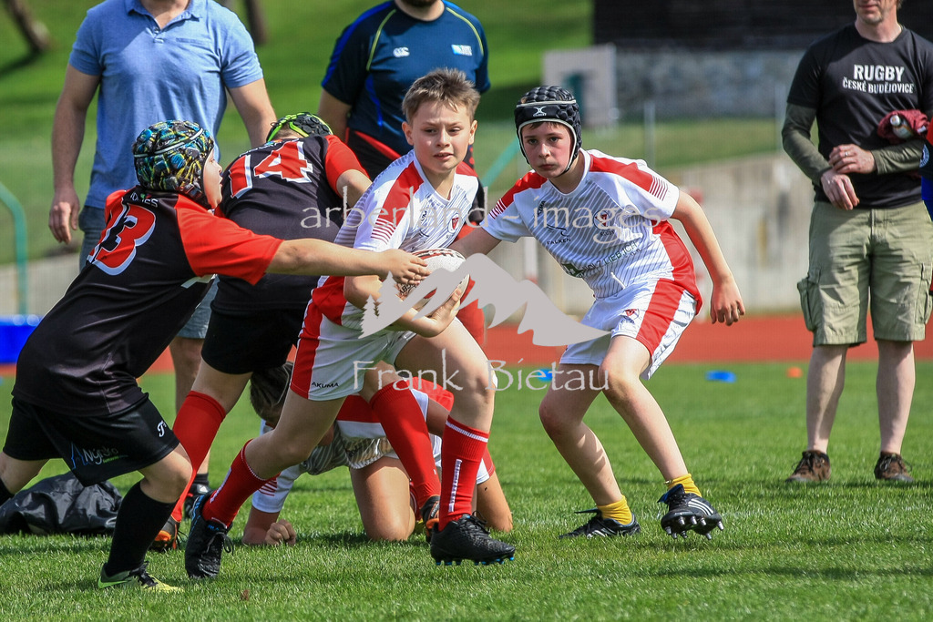 993T0176 | in verschiedenen Altersklassen tritt der TV Zwiesel gegen Manschaften aus Nyrsko im Kids Match an.