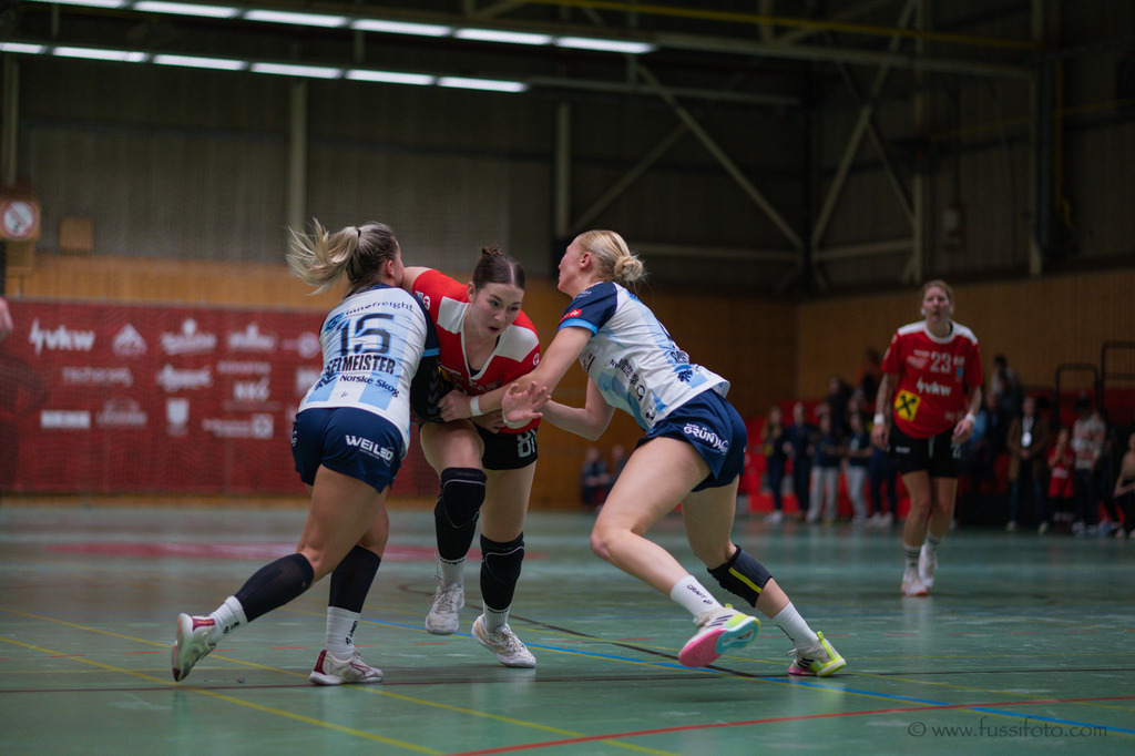 DSC_6225 | "Fussifoto.com – Ihr Ansprechpartner für hochwertige Fotografie! Entdecken Sie kreative Bilder und professionelle Dienstleistungen. Kontaktieren Sie uns für Ihre Projekte!"