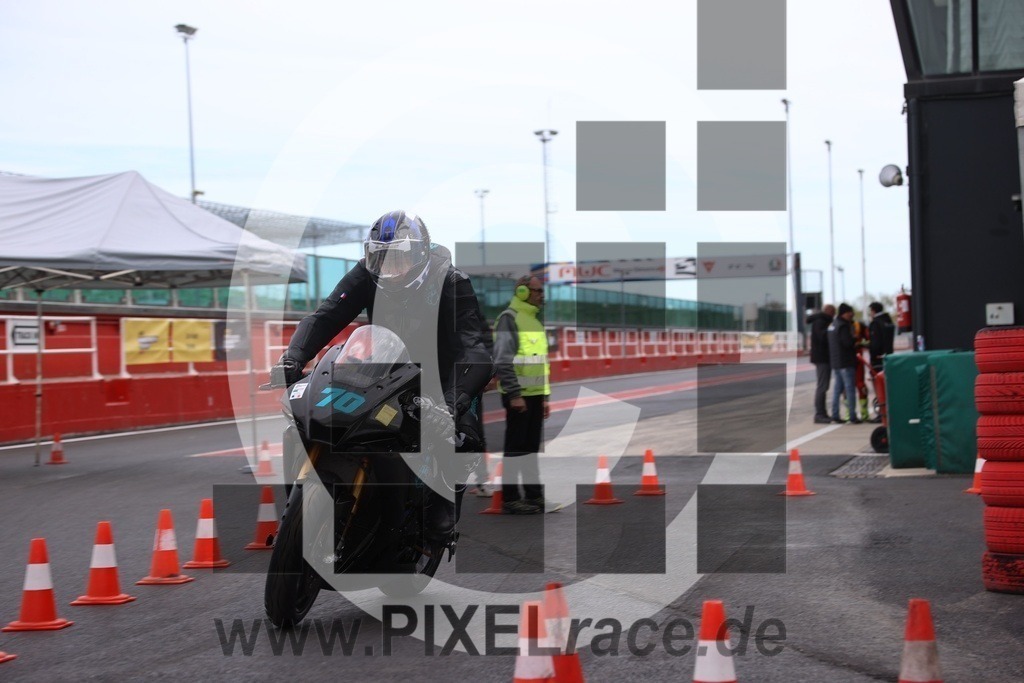 0070-20260331_00391 | Schöne Erinnerungen an spannende Momente - das festzuhalten ist unser Job. PIXELrace.de ist seit 2003 auf den Rennstrecken Europas unterwegs um die Action draußen beim Fahren und die wunderbare Stimmung imm Fahrerlager für euch einzufangen.