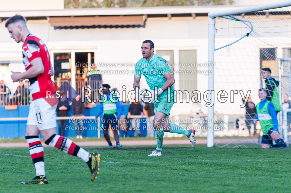 Fußball, Saison 2021/22, LOTTO-Pokal, Lohbrügge - Altona 93, Binnenfeldredder (Hamburg), 26.04.2022, Viertelfinale | Tobias Braun (#1, Lohbrügge, Torwart)