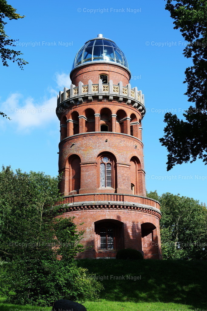 Ernst-Moritz-Arndt-Turm | Ernst-Moritz-Arndt-Turm befindet sich in Bergen auf Rügen. Er ist 1876 fertiggestellt. - Realisiert mit Pictrs.com