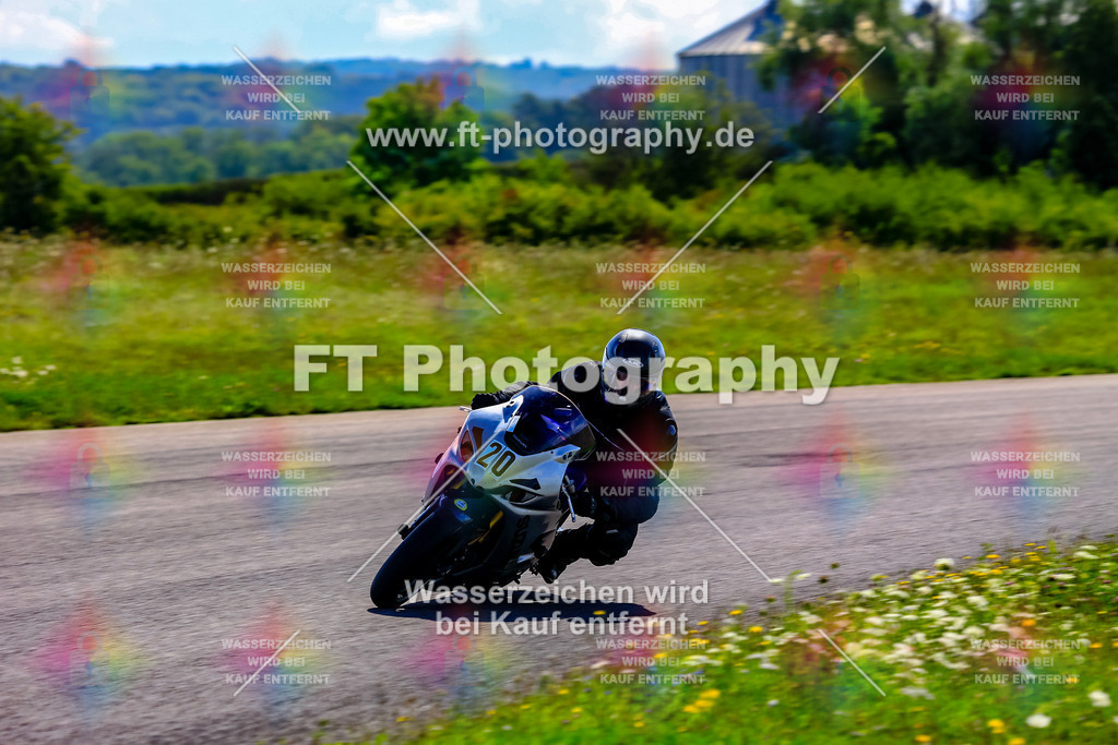 020-5572 | Hier findet Ihr Bilder von Touristenfahrten auf der Nürburgring Nordschleife oder von anderen Veranstaltungen die ich besucht habe. Viel Spass beim Durch Schauen 