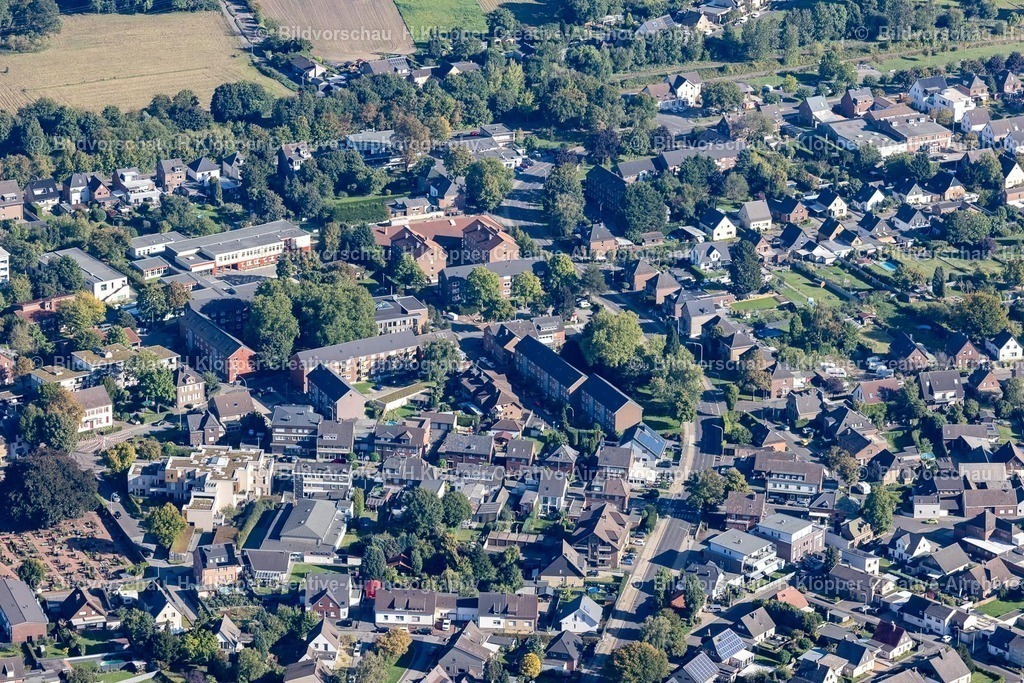 Lufbilder Grevenbroich-5725 | Ortsansicht der Straßen und Häuser der Wohngebiete in Gustorf im Bundesland Nordrhein-Westfalen, Deutschland - Realisiert mit Pictrs.com