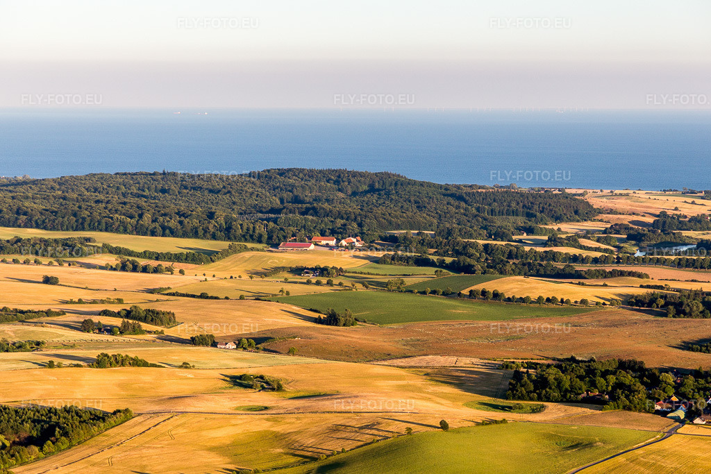 Vue aérienne: Vue de la ville à Borre dans le département Sjaelland, Danemark. Photo: IMG_108643.jpg prise le 04/07/2018 par Werner Riehm/FLY-FOTO.euRésolution de l'original: 5164 x 3443 px