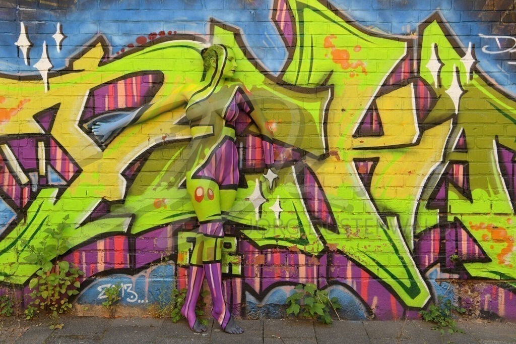 Bodypainting-GREENGRAFFITI_0512e | #007 | Modell: Fee | Foto: Thorsten Ohmacht - Realisiert mit Pictrs.com
