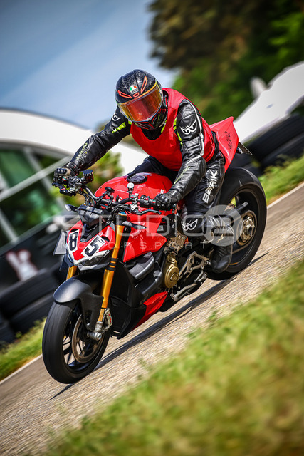 0085-250503_DCB-042_85 | Deine Full-Service-Agentur für ✔️Videoproduktionen und ✔️Motorsportfotografie Jetzt Angebot anfragen!