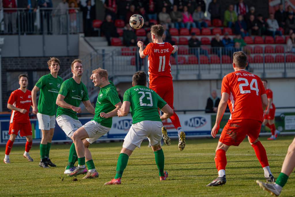 Fußball I Herren I Saison 2025-2026 I Bezirksliga Weser-Ems 4 I 22. Spieltag I Vfl Oythe  - SV Bethen I 7220 | jns.sportfotos - Realisiert mit Pictrs.com