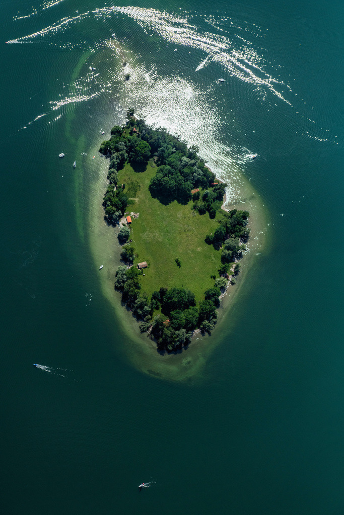 dr__0026945.jpg | CHIEMSEE 25.06.2019 Krautinsel im Chiemsee im Landkreis Rosenheim im Bundesland Bayern. // Lake Island Krautinsel on the Chiemsee in the state Bavaria. Foto: Daniel Reiter