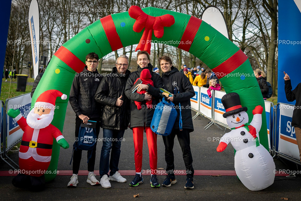 Bonner Nikolauslauf in Bonn, 08.12.2024 | Impressionen vom Bonner Nikolauslauf am 08.12.2024 in Bonn (Freizeitpark Rheinaue). Foto: BEAUTIFUL SPORTS/Axel Kohring