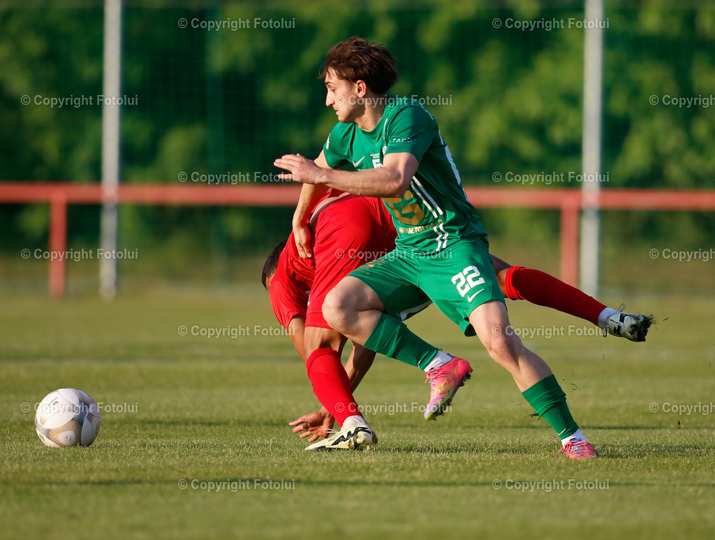 A_LUI_09052025_09 | SPORT,FUSSBALL REGINALLIGA MITTE,09.05.2025 ASKOE OEDT-DSV LEOBEN,IM BILD: VALDIR HENRIQUE (OEDT) UND NOAH LEITOLD (LEOBEN) FOTO:FOTOLUI