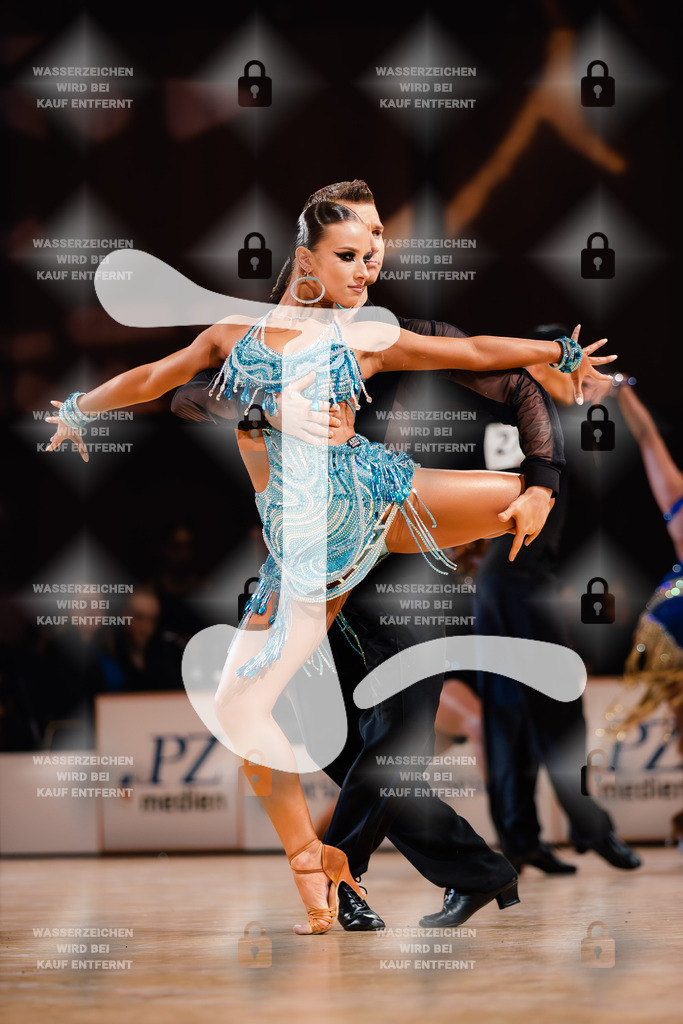 Goldstadtpokal 2025 - WDSF World Open Latin 4th (39) Konstantin Gorodilov _ Polina Figurenko (Estonia)-2025-01-25-7936 | Webshop for digital downloads and prints of dance sport, event & show photographer Julian Link - Realisiert mit Pictrs.com