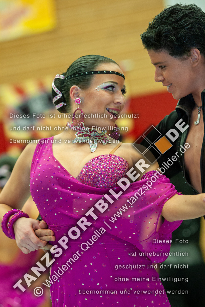 20090418-02846 | Hier finden Sie Tanz Bilder vom Latein und Standard Formationen tanzen. Sportbilder vom Tanzsport. Schöne Fotos und von Weltmeisterschaft, Europameisterschaft, Bundesliga, Regionalliga, Oberliga und Landesliga sowie von GOC Stuttgart, DanceComp, WM Bremen