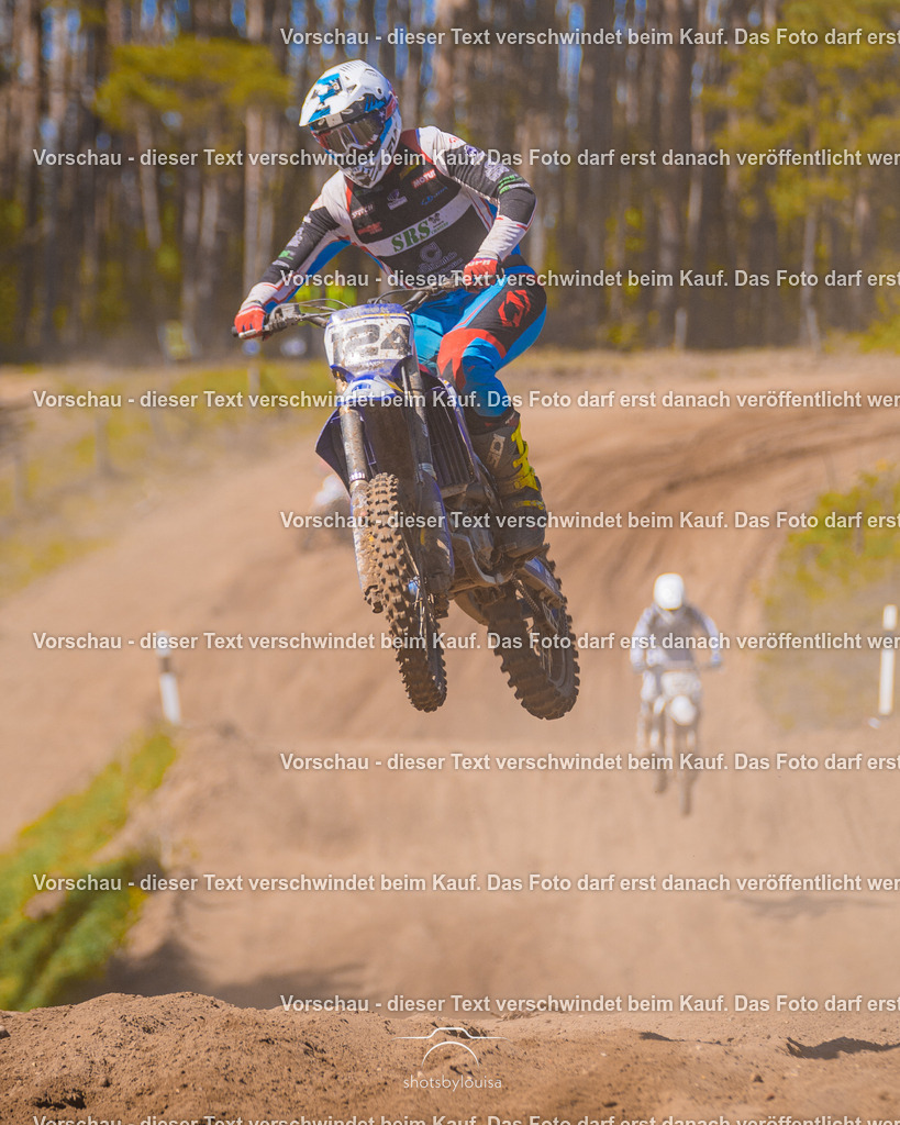 20260501_MCWriezen-3016 | Sportfotografin aus Berlin-Brandenburg mit Fokus auf Motocross. Ich halte deine sportliche Leistung und echte Emotionen auf und neben der Strecke professionell fest. Entdecke die Fotos von deinem Rennen und bestelle sie direkt hier im Shop.