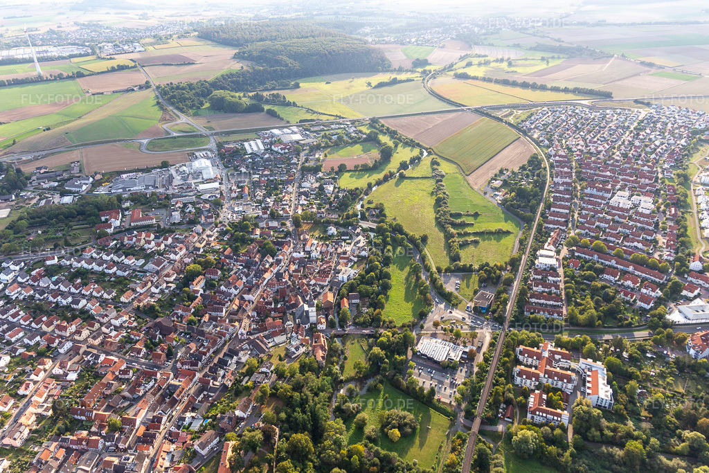 Luftbild: Ortsansicht im Ortsteil Windecken in Nidderau im Bundesland Hessen in Deutschland. Foto: IMG_117497.jpg vom 10.09.2019 durch Werner Riehm/FLY-FOTO.de