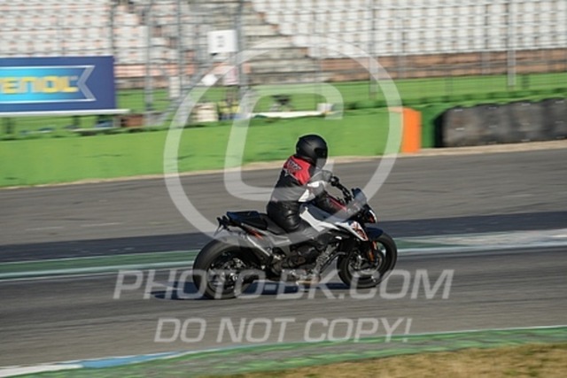 2023_09_25_PBK_14600 | Sportfotografie; SlowMotion; Video; Rennstrecke; Hafeneger; Speer; Racing; RSE; BMW; CBO; Trackday; Motorsportarena; Hockenheimring; Brno; Most; Barcelona; Valencia