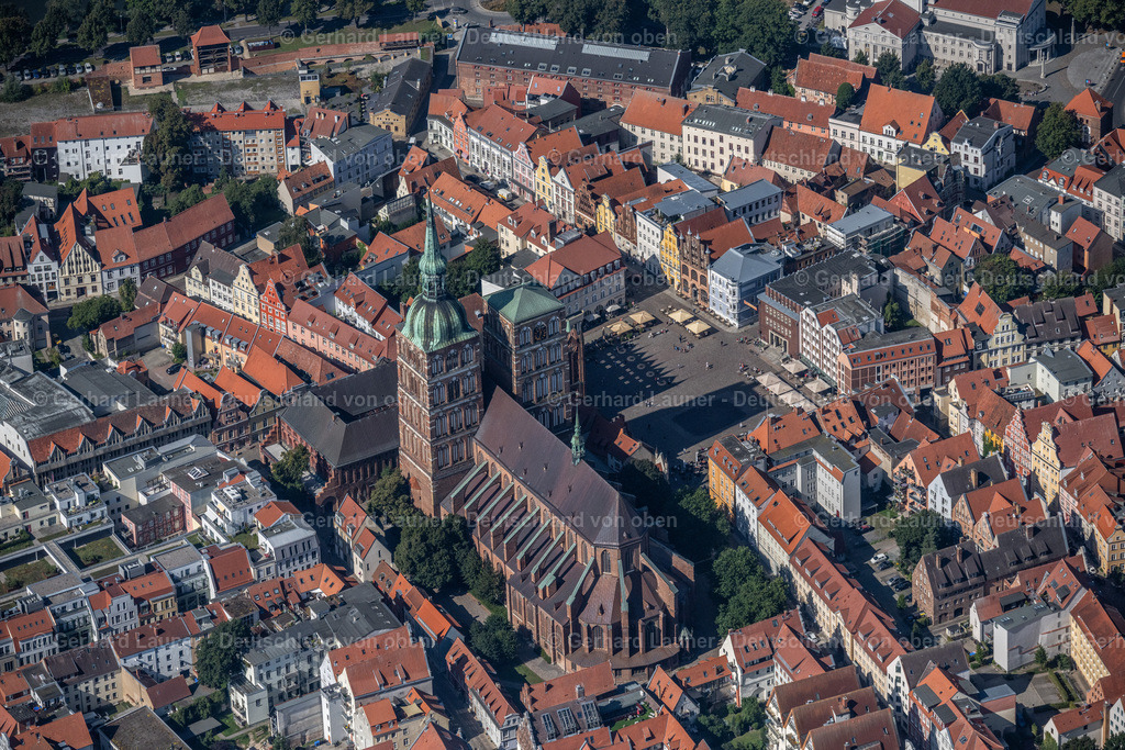 4061688 | STRALSUND 08.09.2021 Kirchengebäude der Sankt Nikolai -Gemeinde im Ortsteil Andershof in Stralsund im Bundesland Mecklenburg-Vorpommern. Weiterführende Informationen bei: Ev. Kirchengemeinde St. Nikolai,  Hansestadt Stralsund. // Church building Sankt Nikolai -Gemeinde in the district Andershof in Stralsund in the state Mecklenburg - Western Pomerania. Further information at: Ev. Kirchengemeinde St. Nikolai,  Hansestadt Stralsund. Foto: Gerhard Launer