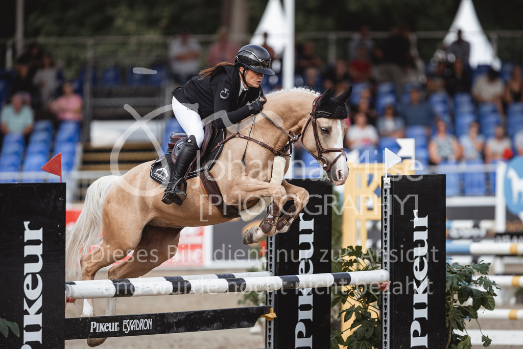 240906_BuCha_Pony-L-6j-264 | Deine schönsten Turniermomente als professionelle Fotos! Entdecke hochwertige Pferdesport-Fotografie im Online-Shop. Jetzt Fotos finden & bestellen!