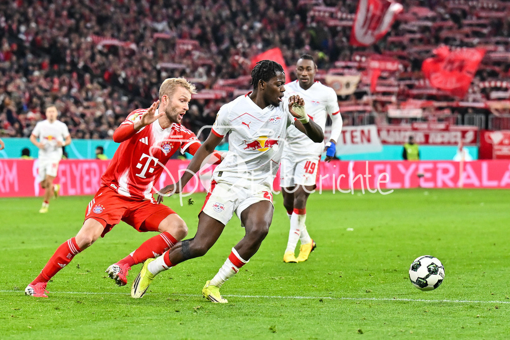 FC Bayern München - RB Leipzig | MUNICH, GERMANY - 11. FEBRUARY: im Duell Konrad LAIMER (FC Bayern Munich 27) und Castello LUKEBA (RB Leipzig 23) während dem Spiel zwischen dem FC Bayern München und RB Leipzig beim Viertelfinale des DFB-Pokales in der Allianz Arena
