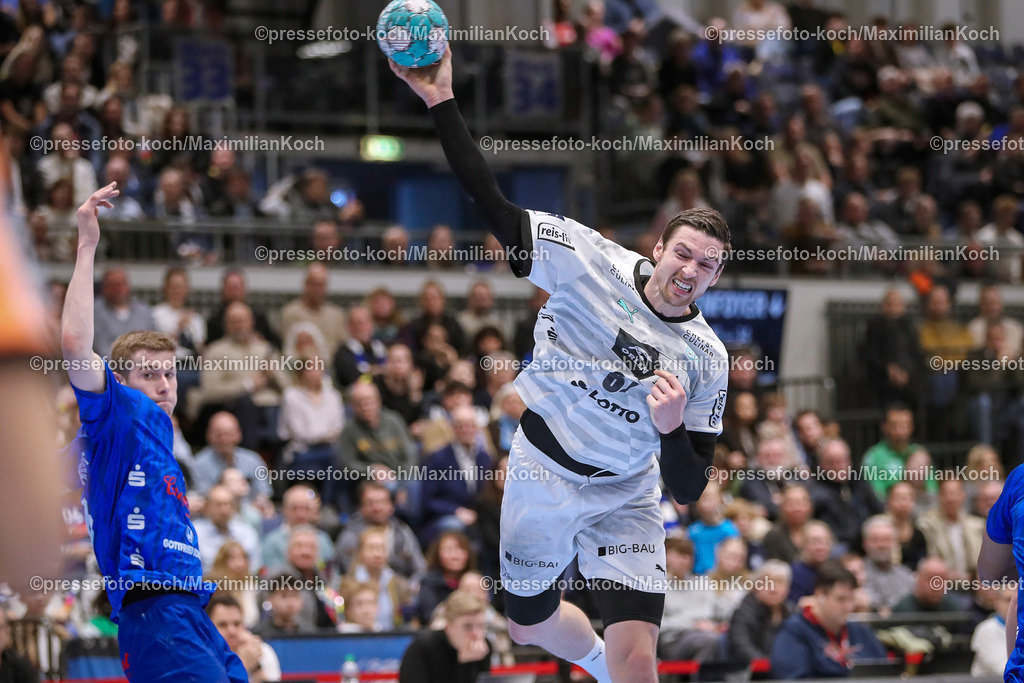 Due1HBL11022401043 | 11.02.2024, Handball, Düsseldorf, Mitsubishi Electric Halle, Liqui Moly Handball Bundesliga, Spieltag 21, Saison 2023 2024, Bergischer HC - THW Kiel: Hendrik Pekeler (THW Kiel)