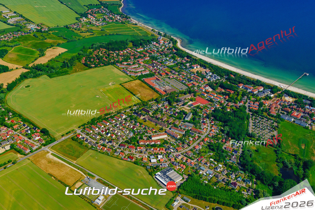 Die Luftbildaufnahme Ostsee - Boltenhagen wurde 2018 mittels Flugzeug (keine Drohne) erstellt. Perfekte Schärfe und Druck- Auflösung- Garantiert!