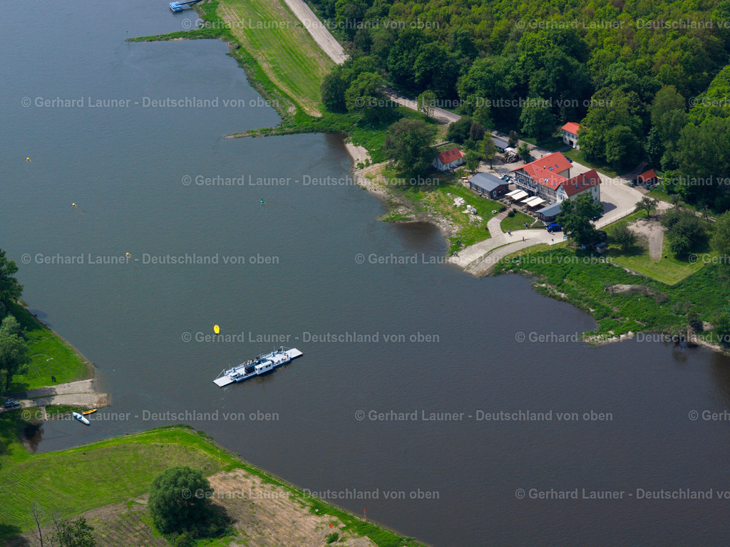 2522161 | Fähre über die Elbe bei Coswig