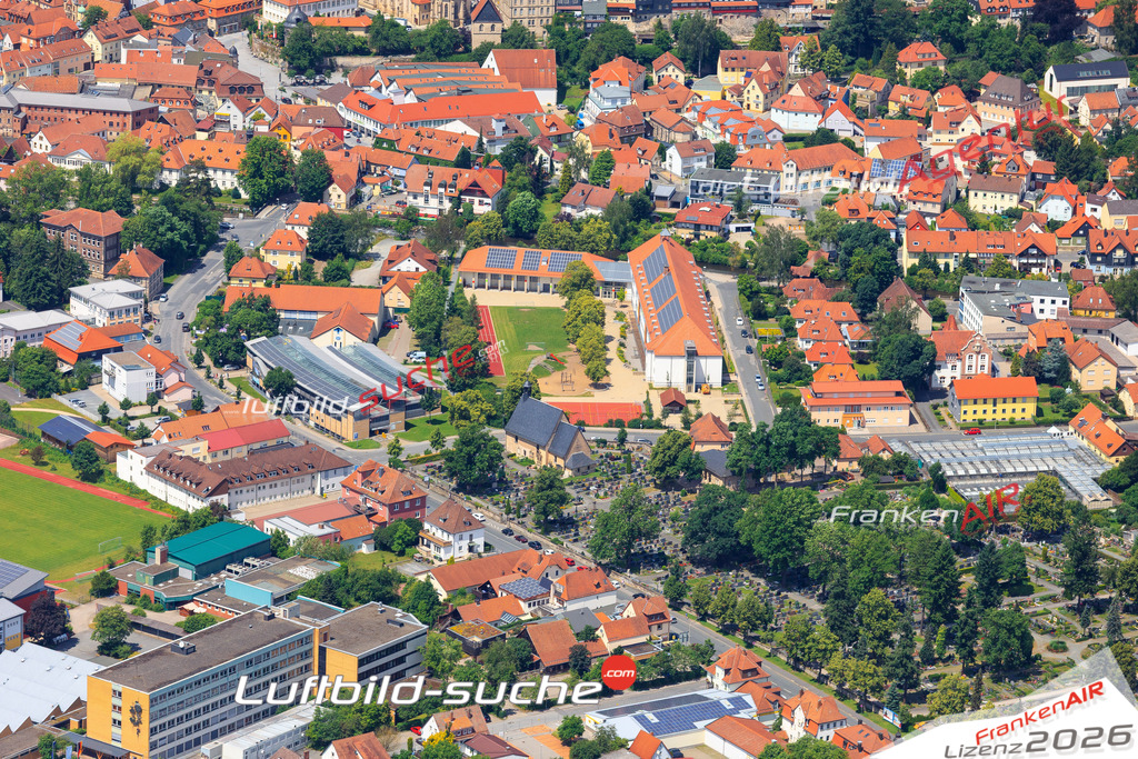 Die Luftaufnahme der Stadt Kronach wurde vom UL-Flugzeug heraus erstellt ( keine Drohne )- hohe Auflösung für beste Qualität