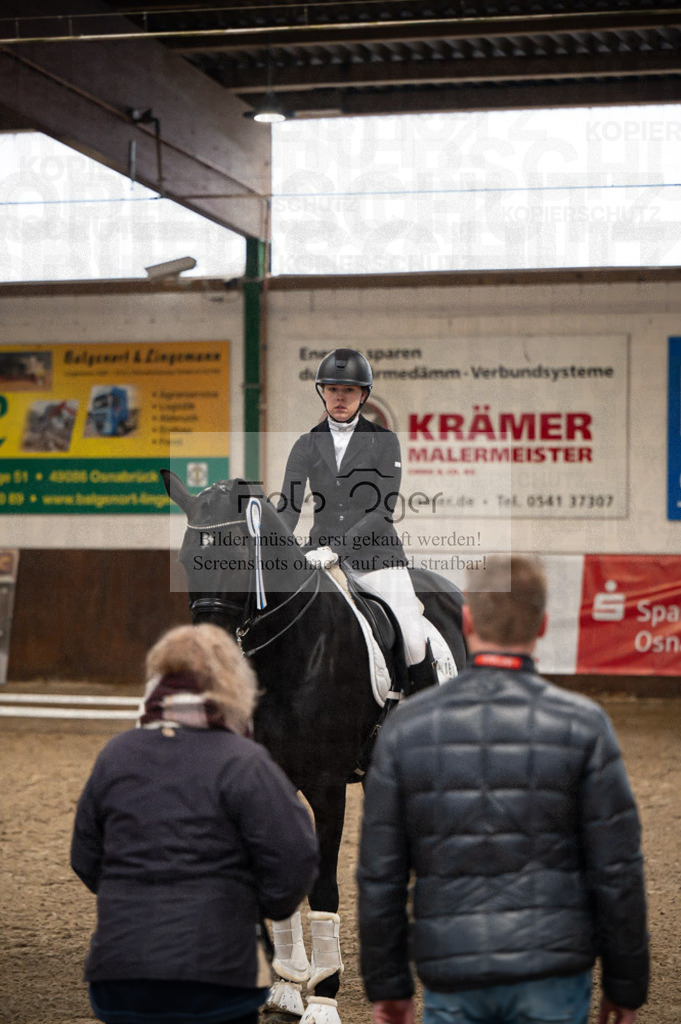 Hallenreittunier Voxtrup 2023 | Entdecke hochwertige Reitturnierfotos von Foto Oger. Professionell, emotional und authentisch – jetzt Lieblingsmomente im Shop bestellen.Deutschlandweite Turnierfotografie. - Realisiert mit Pictrs.com