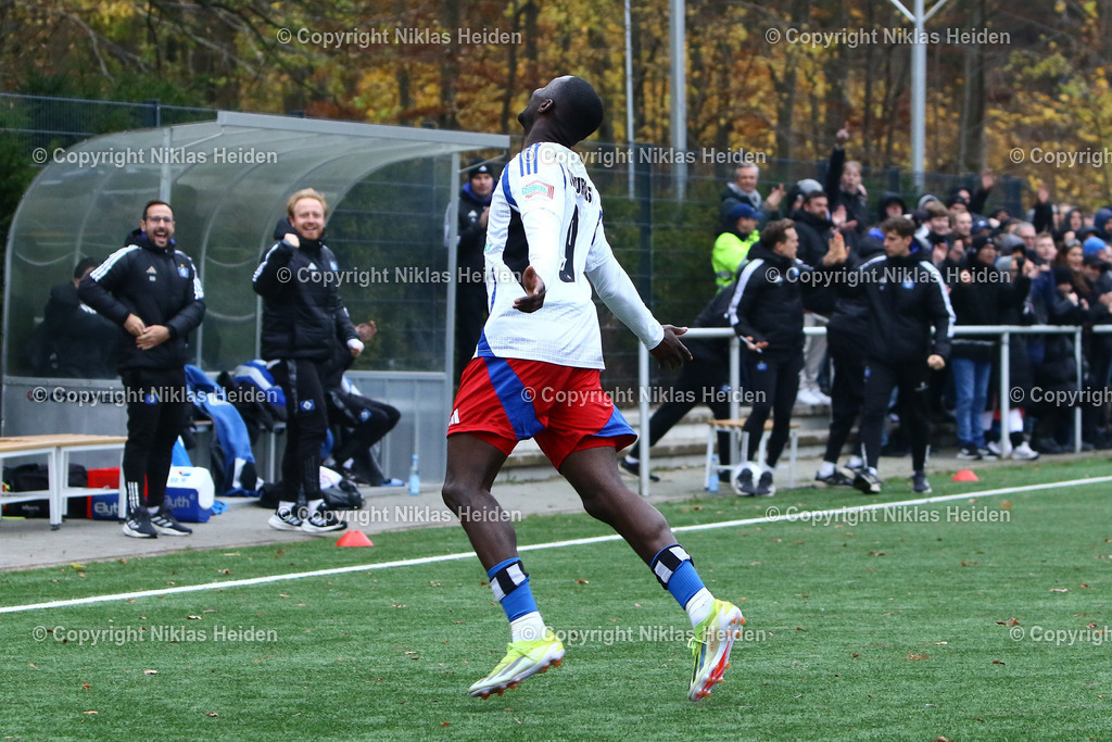 NH_HamburgerSVU21_SSVJeddeloh_RegionalligaNord_16112024 | #9 Daouda Beleme Hamburger SV (U21) bejubelt seinen Treffer zum 2:0.Fußball I Herren I Regionalliga Nord I Saison 2024-2025 I 19. Spieltag I Hamburger SV U21 - SSV Jeddeloh I 16.11.2024 I Alexander-Otto-Akademie