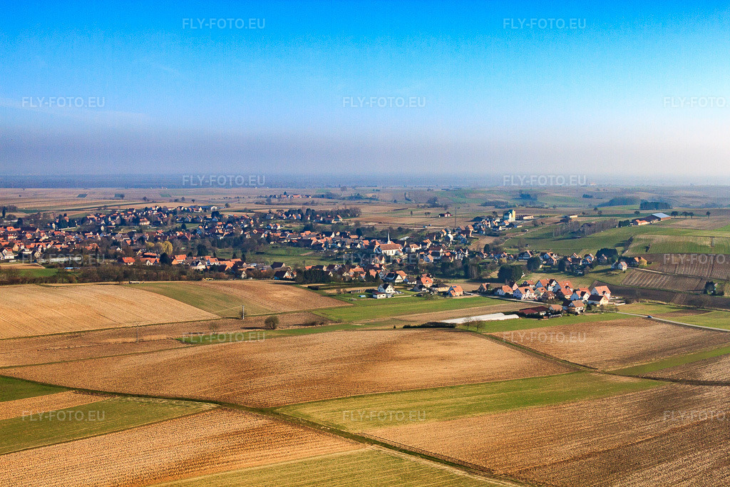 Vue aérienne: Vue de la ville depuis le sud-ouest à Seebach dans le département Bas Rhin, France – .Photo: IMG_62697.jpg prise le 09/03/2014 par Werner Riehm/FLY-FOTO.eu – Résolution de l'original: 4752 x 3168 px