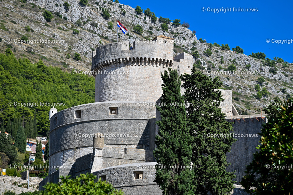 Kroatien_ Dubrovnik_ 11.10.2023-240 | 11.10.2023, Kroatien, HRV, Dubrovnik im Bild Gastronomie, Tourismus, Touristen, Sehenswuerdigkeiten, Stadtansichten



eine Stadt im suedlichen Kroatien an der Adriakueste in der Gespannschaft Dubrovnik-Nereveta. Die Altstadt wurde im Jahr 1979 von der UNESCO in die Liste des Weltkulturerbes aufgenommen.