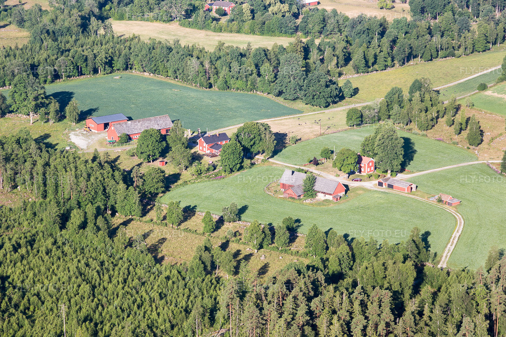 Vue aérienne: Vue de la ville à Norra Arnön dans le département Kronoberg, Suède. Photo: IMG_108121.jpg prise le 28/06/2018 par Werner Riehm/FLY-FOTO.euRésolution de l'original: 5472 x 3648 px