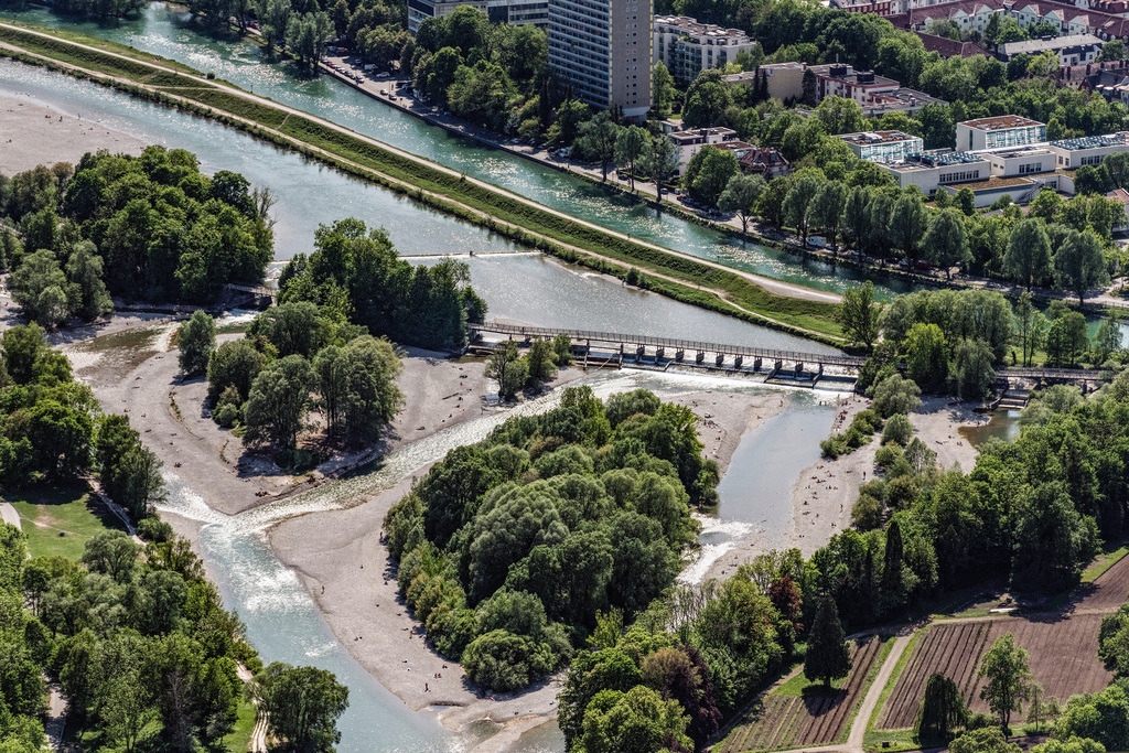 dr__dsc9085.jpg | MüNCHEN 07.05.2018 Uferbereiche am Flußverlauf der Isar am Flaucher in München im Bundesland Bayern, Deutschland. // Riparian zones on the course of the river of Isar on Flaucher in Munich in the state Bavaria, Germany. Foto: Daniel Reiter