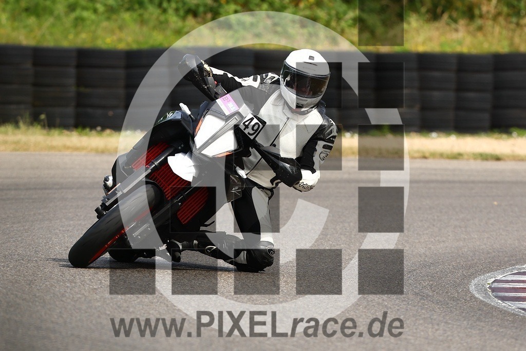 0049-20260530_00679 | Schöne Erinnerungen an spannende Momente - das festzuhalten ist unser Job. PIXELrace.de ist seit 2003 auf den Rennstrecken Europas unterwegs um die Action draußen beim Fahren und die wunderbare Stimmung imm Fahrerlager für euch einzufangen.