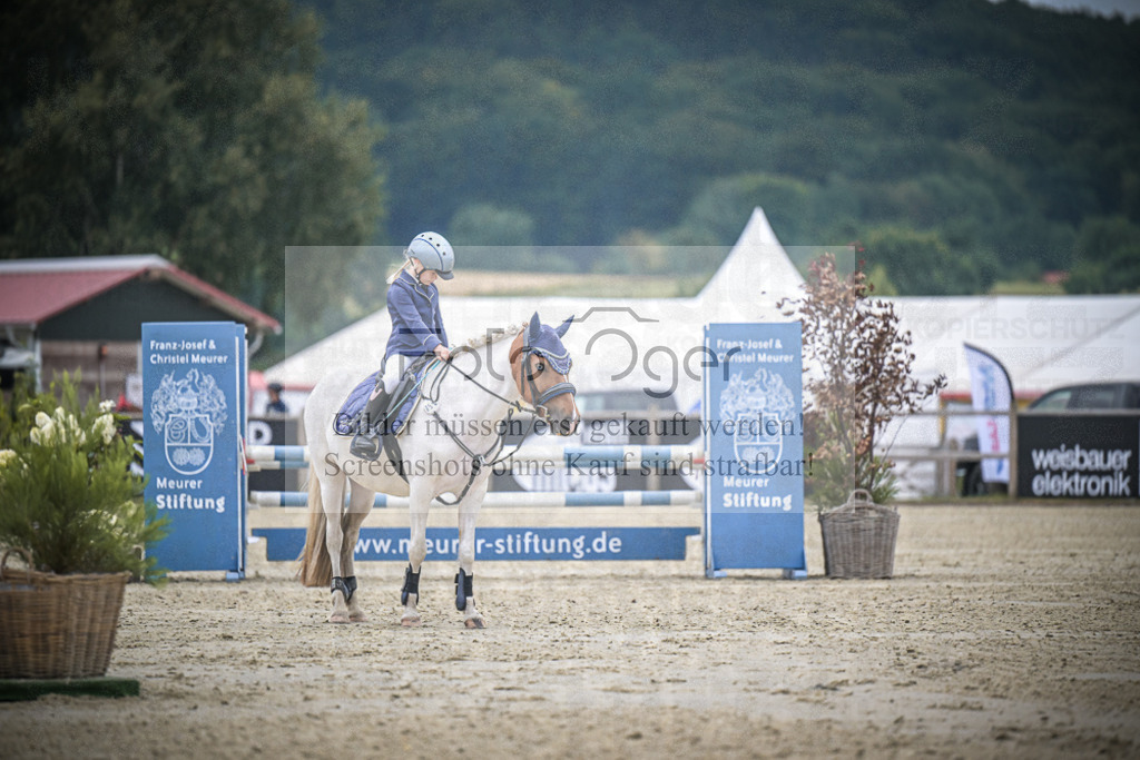 DOS_0468 | Entdecke hochwertige Reitturnierfotos von Foto Oger. Professionell, emotional und authentisch – jetzt Lieblingsmomente im Shop bestellen.Deutschlandweite Turnierfotografie. - Realisiert mit Pictrs.com