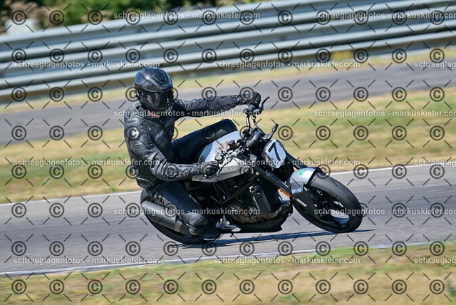 26bt04-1035 | markuskiefer.com - Realisiert mit Pictrs.com