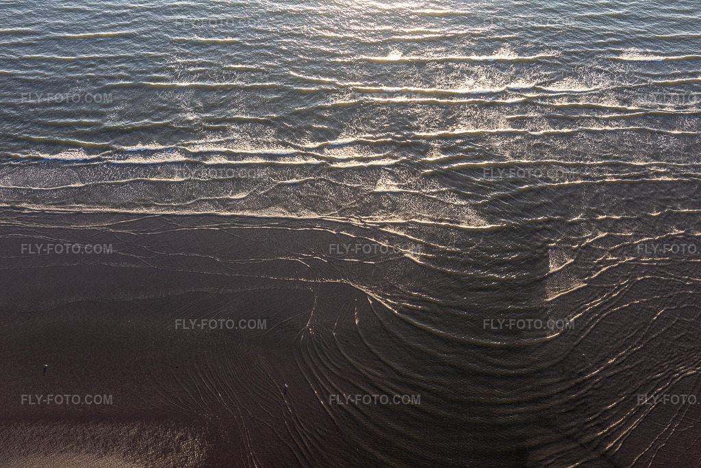 Aerial view: West beach at high tide in Fanø in the state South Denmark, Denmark.Photo: IMG_118947.jpg taken on 09/21/2019 by Werner Riehm/FLY-FOTO.comResolution of the original: 5472 x 3648 px