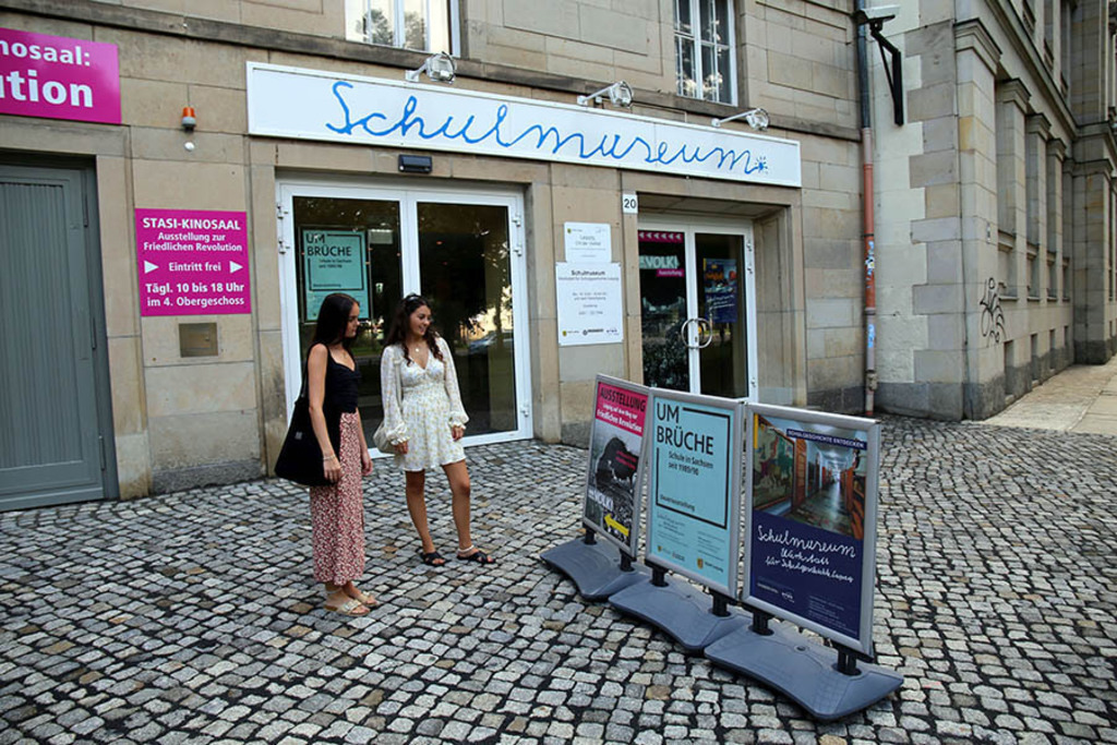 Foto: Leipzig - Schulmuseum | Das Team hinter BILDLEXIKON LEIPZIG bündelt historische wie aktuelle Informationen über die Stadt Leipzig in Text und Bild auf einer Plattform und stellt diese der interessierten Öffentlichkeit zur Verfügung.