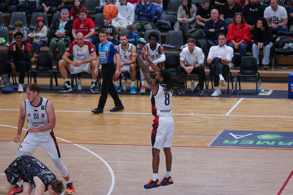 Pro A BAYER GIANTS vs Uni Baskets Münster-16 | Fotos von Basketballspielen aus dem Raum NRW fotografiert von Gero Mueller-Laschet und Daniel Schaefer - Realisiert mit Pictrs.com