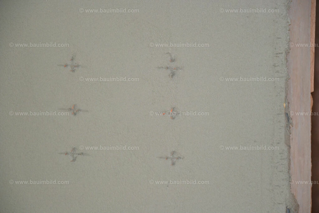 bib-lg18-putzarbeiten-0045 | Nach LV-Leistungsgruppen sortierte Detailfotos über den Bau eines Hauses. Alle Hausbau-Bilder direkt vom Urheber und Autor der Website Haus-Selber-Bauen.com