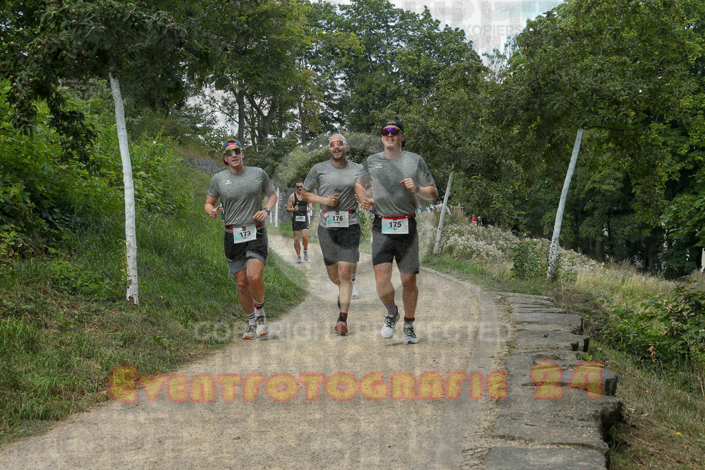 250824_1259_EX1_1081 | Sportfotografie im Rhein-Sieg Kreis, Köln, Bonn, NRW, Rheinland Pfalz, Hessen, etc. Unser Tätigkeitsfeld umfasst den Laufsport vom Volkslauf über den Marathon, Duathlon, Triathon bis zum Ultralauf wie Kölnpfad Ultra oder Schindertrail.