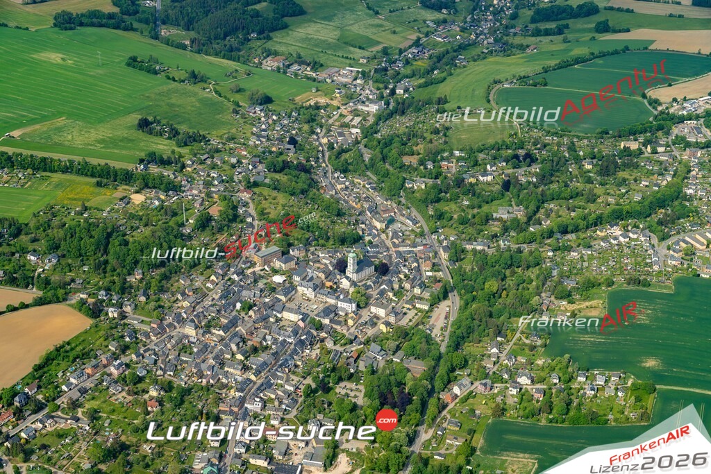 Das Luftbild der Stadt Lößnitz wurde 2022 vom Flugzeug heraus erstellt (keine Drohnen-Aufnahmen) Aufnahmehöhe ca.450 Meter- hohe Bildauflösung und Druck-Qualität. Garantiert!