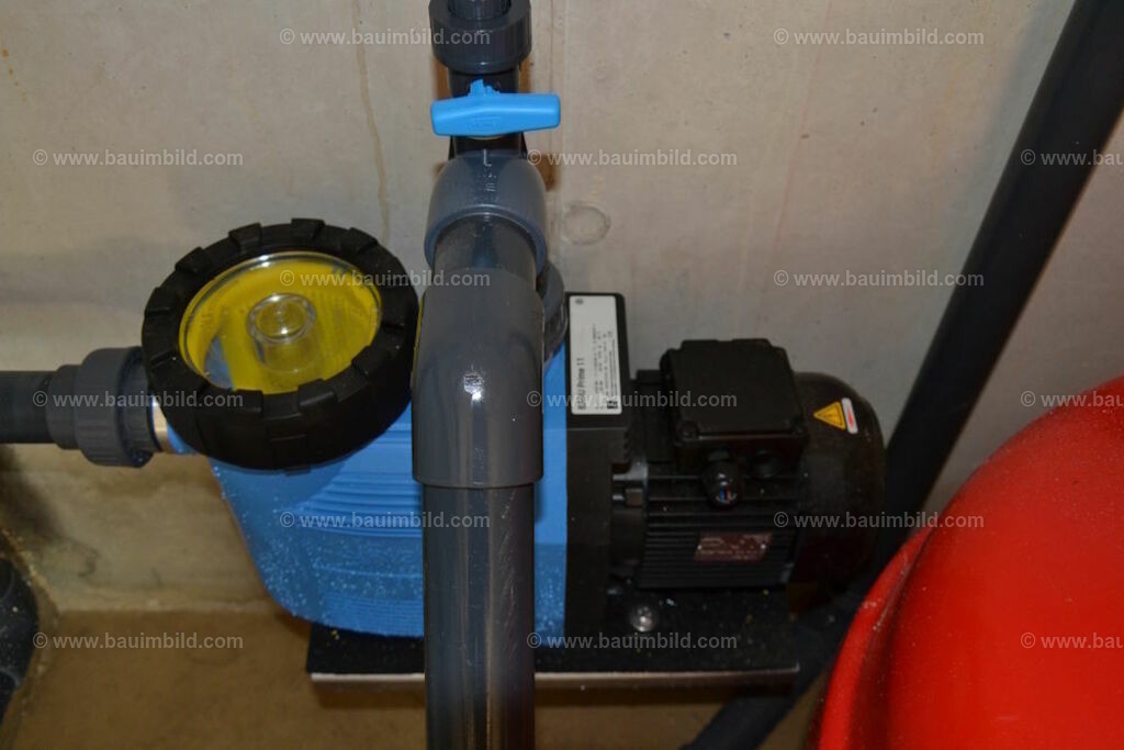 bib-lg25-aussenanlagen-0043 | Nach LV-Leistungsgruppen sortierte Detailfotos über den Bau eines Hauses. Alle Hausbau-Bilder direkt vom Urheber und Autor der Website Haus-Selber-Bauen.com