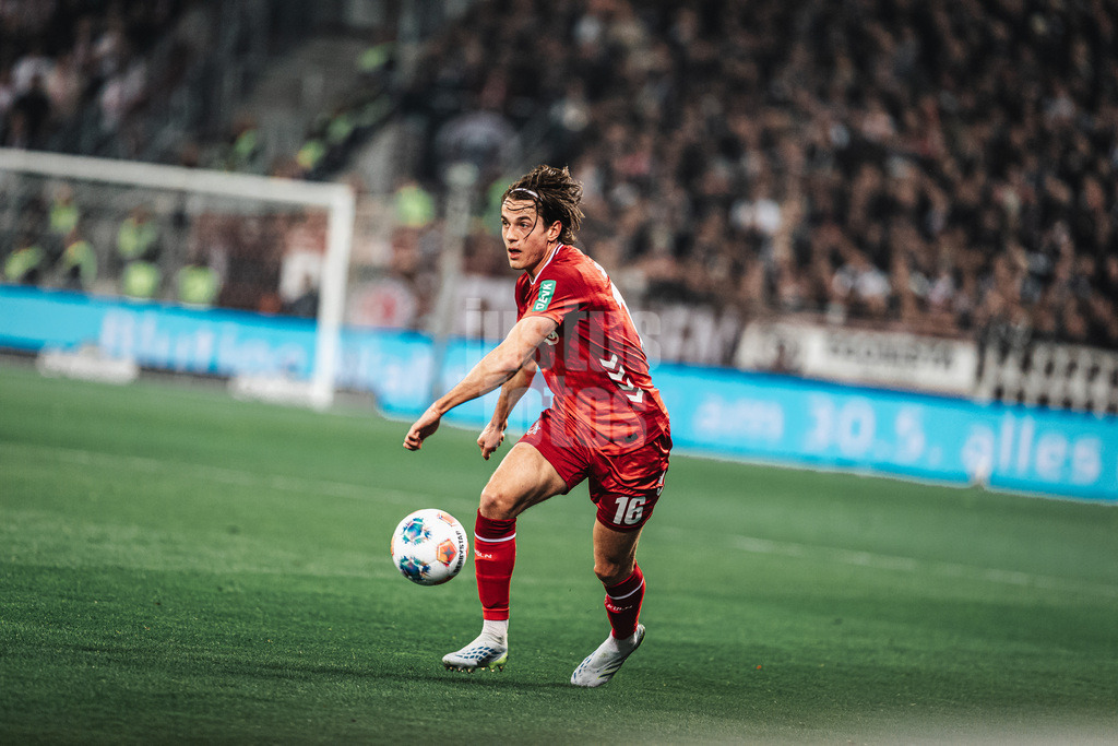 Fußball | Männer | Saison 2025/2026  | Fußball-Bundesliga | 30. Spieltag | FC St. Pauli vs. 1. FC Köln | 17.04.2026 | Jakub Kaminski (#16, 1. FC Köln)