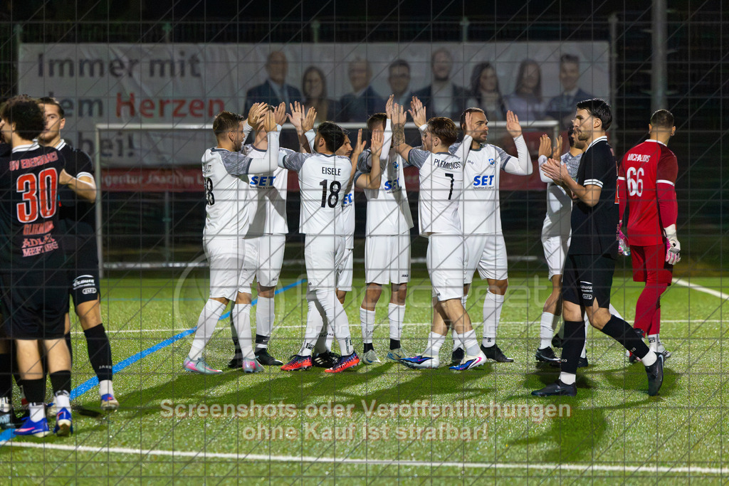 20261008_192748_0037_(c)_by_PhotoPeet | #,TSV Eschenbach (weiß) vs. SV Ebersbach (schwarz), Fußball, Bezirkspokal der Herren, Saison 2026/2027, Kunstrasenplatz, Schlater Straße, 73107 Eschenbach, 08.10.2026 - 19:30 Uhr,Foto: PhotoPeet / Sport- &amp; Eventfotografie / Peter Harich