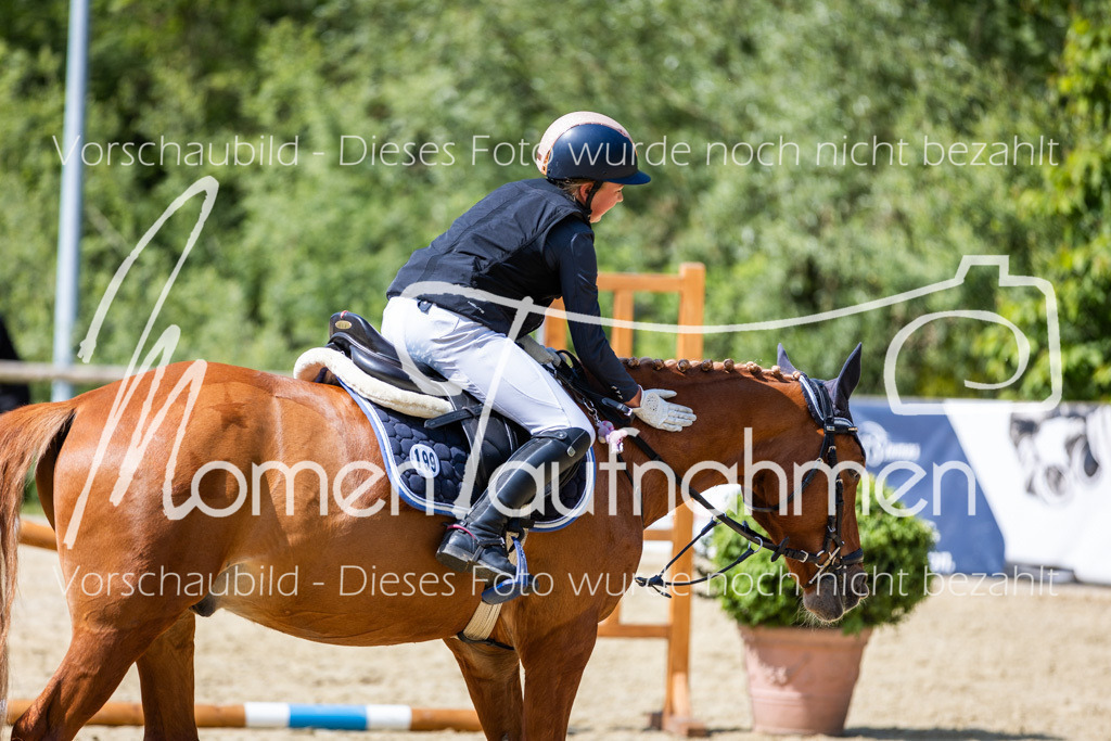 Donop24-SprRW-046 | MomenTaufnahmen Pferdesportfotos