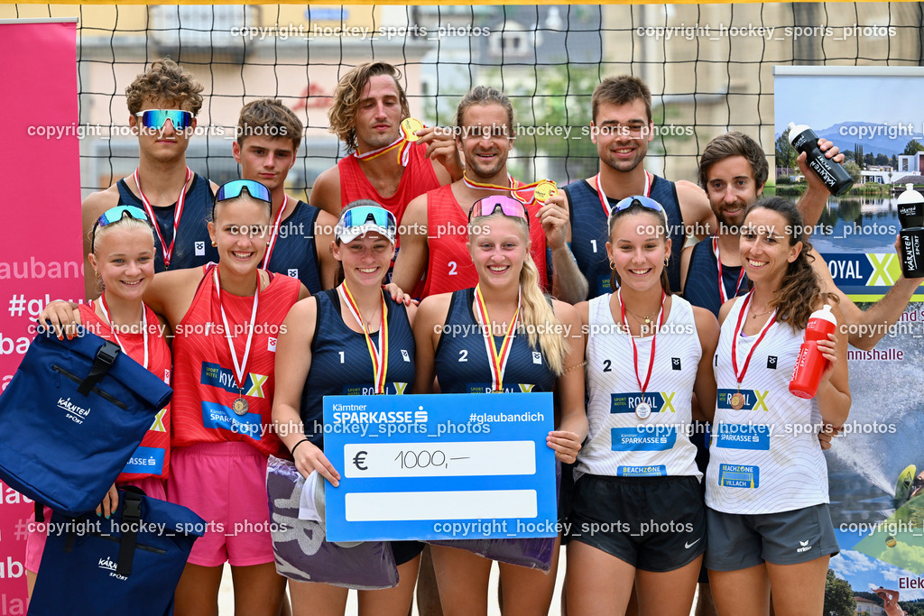 Kärntner Landesmeisterschaft Beach Volleyball | KLEMEN Michael Mario, SPONER Philipp, #2 HUBER Alexander Philipp, #1 FRIEDL Felix, RAINER Christian, RIEGLER Stefan, Kärntner Landesmeisterschaft Beach Volleyball, Kärntner Landesmeisterschaft Beach Volleyball am 18.08.2024 in Villach (Rathausplatz Villach), Austria, (Photo by Bernd Stefan)