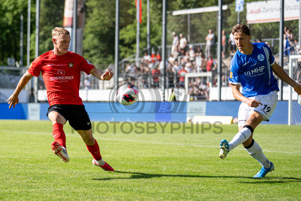 Stuttgarter Kickers vs. SG Sonnenhof Großaspach, Fussball, WFV-Pokal, Finale, 23.05.2026 | Luka Janes (SG Sonnenhof Großaspach, #28),Stuttgarter Kickers vs. SG Sonnenhof Großaspach, Fussball, WFV-Pokal, Finale, 23.05.2026