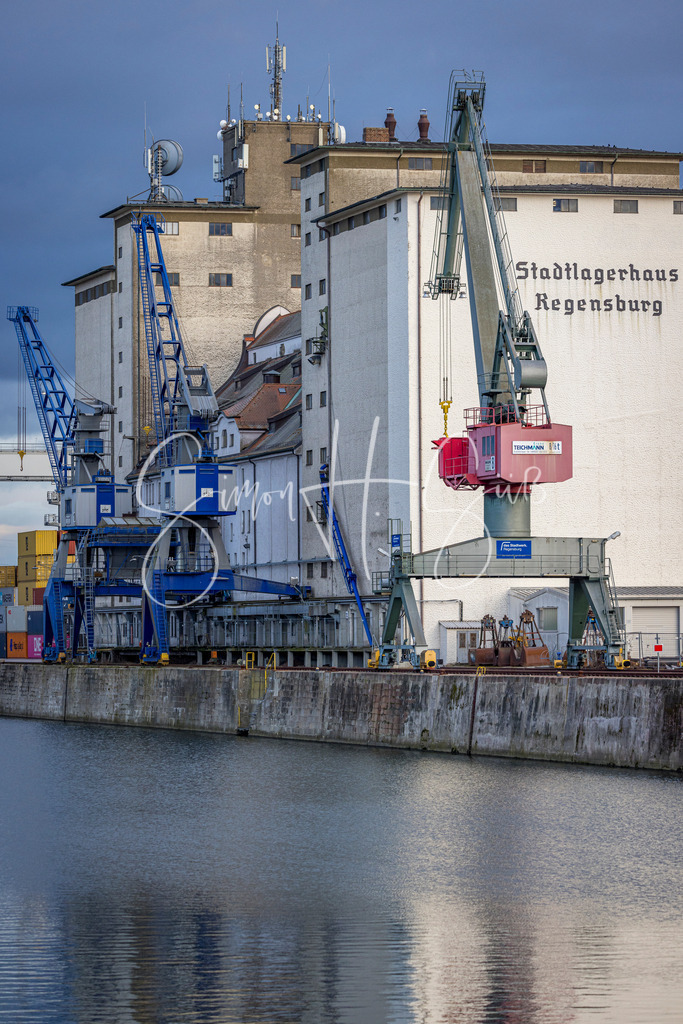 Regensburger Hafen (2) | simonsuess - Realisiert mit Pictrs.com